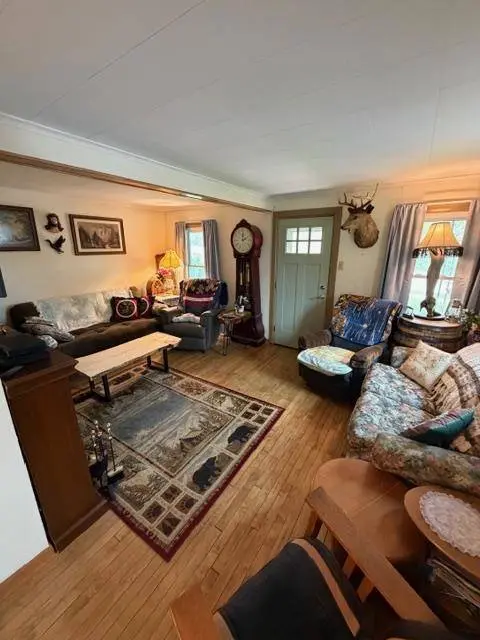 421 Kekoskee Street, Mayville, WI 53050