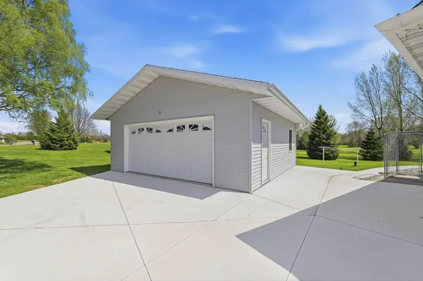 W7545 Country Drive, Beaver Dam, WI 53916