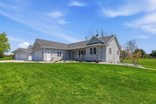 W7545 Country Drive, Beaver Dam, WI 53916