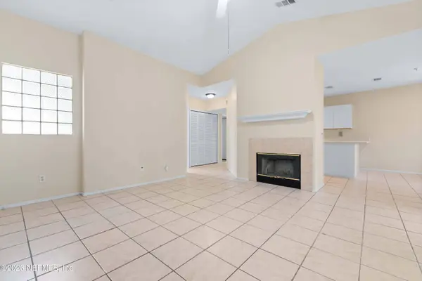 1701 THE GREENS WAY #1821, Jacksonville Beach, FL 32250