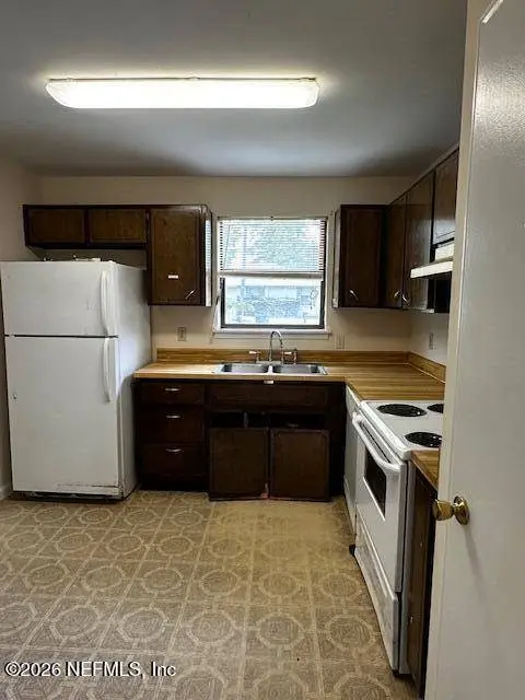 2730 HIDDEN VILLAGE DR, Jacksonville, FL 32216