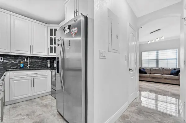 16618 NW 71st Ave, Miami Lakes, FL 33014