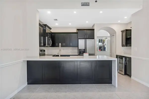 8334 NW 144th Ter, Miami Lakes, FL 33016
