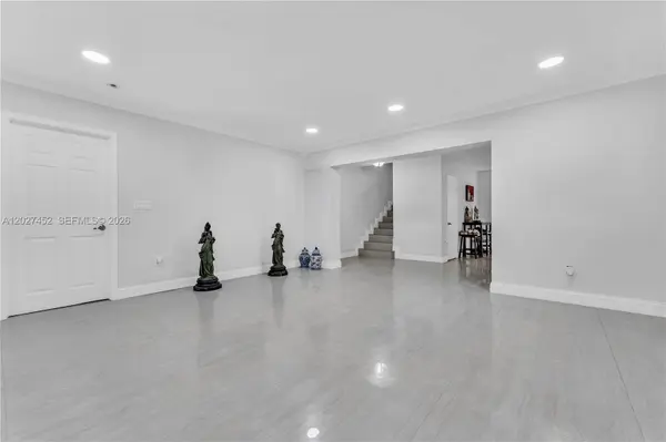 6284 SW 26th St, Miami, FL 33155