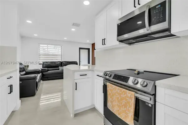 10420 SW 182nd St, Miami, FL 33157