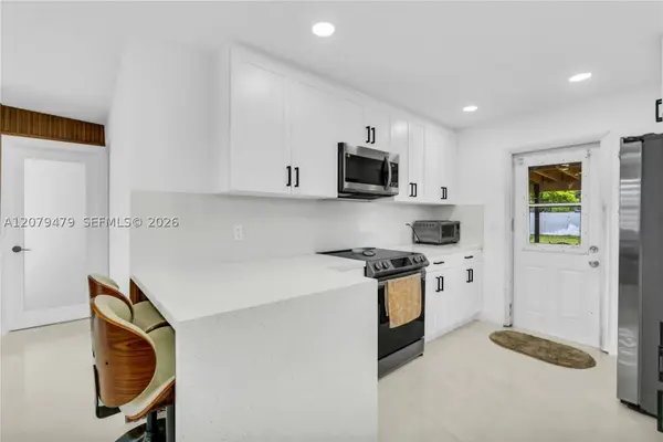 10420 SW 182nd St, Miami, FL 33157