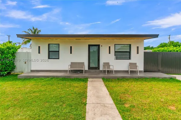10420 SW 182nd St, Miami, FL 33157