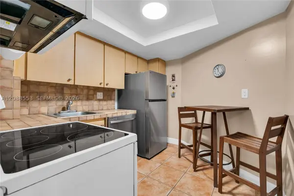 3180 S Ocean Dr #605, Hallandale Beach, FL 33009