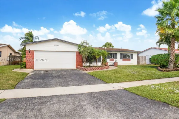 11941 NW 23rd St, Pembroke Pines, FL 33026