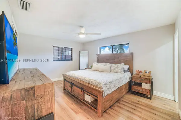 11941 NW 23rd St, Pembroke Pines, FL 33026