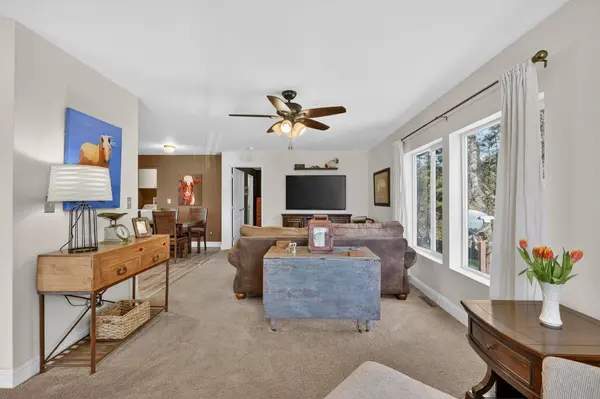 12114 Wolf RD, Grass Valley, CA 95949