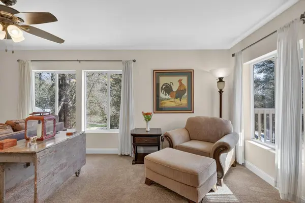 12114 Wolf RD, Grass Valley, CA 95949