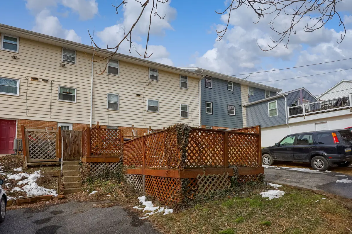 449 Hillside Ave, Lancaster, PA 17603-5634