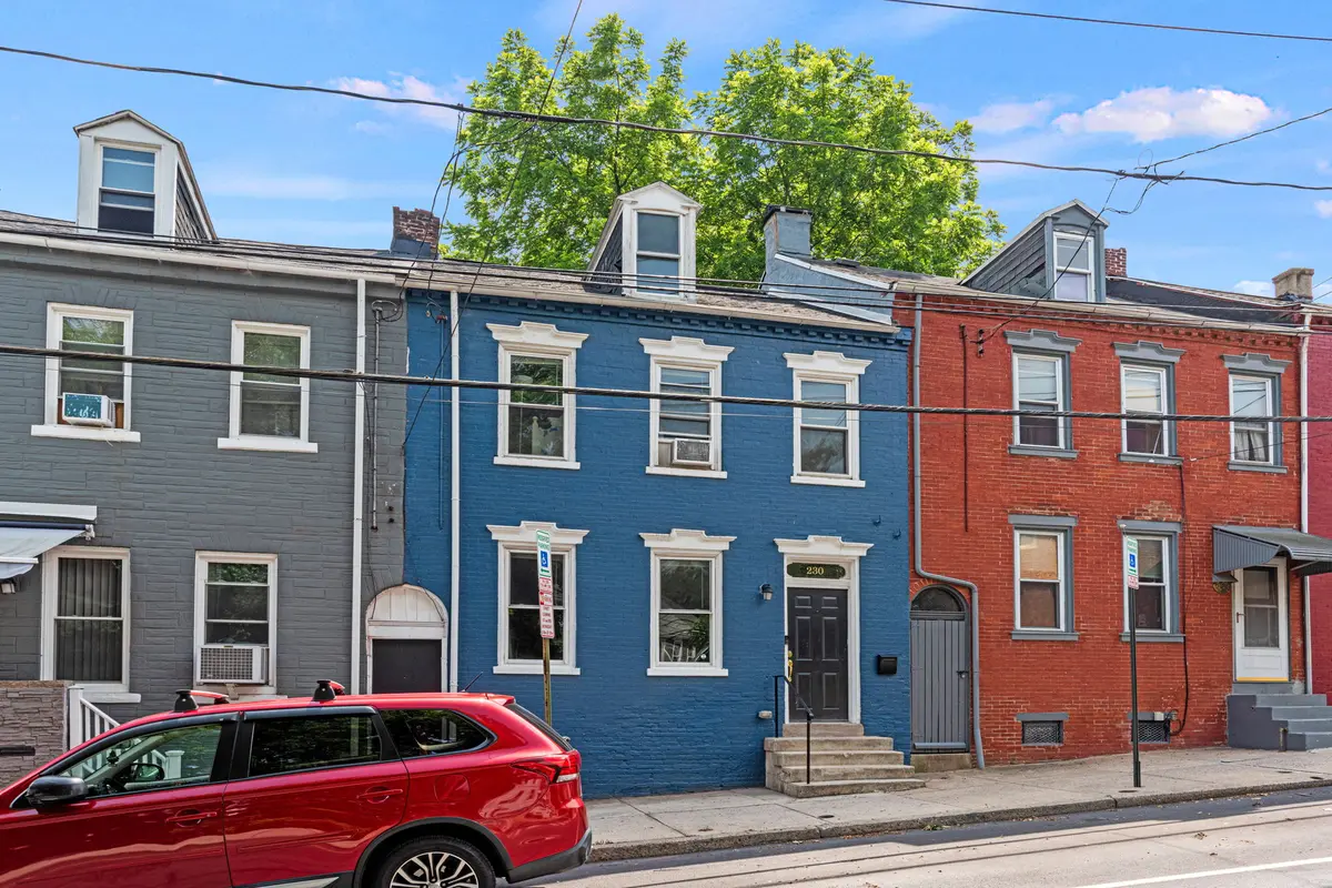 230 W Strawberry St, Lancaster, PA 17603-5323