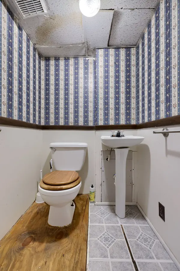449 Hillside Ave, Lancaster, PA 17603-5634