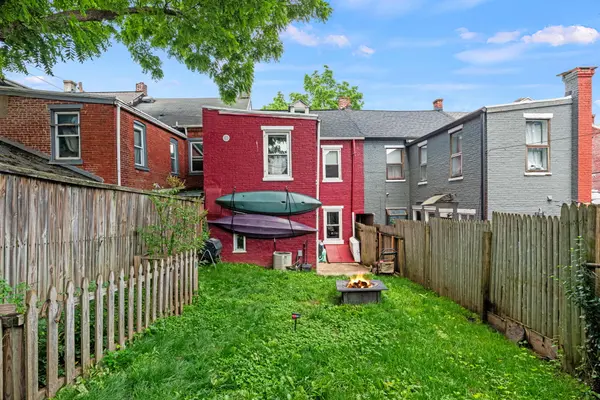 230 W Strawberry St, Lancaster, PA 17603-5323