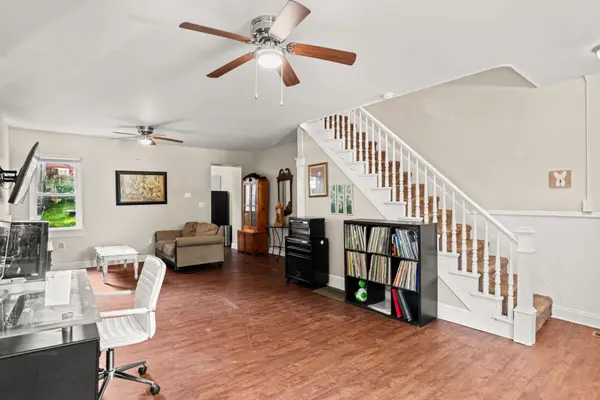 230 W Strawberry St, Lancaster, PA 17603-5323