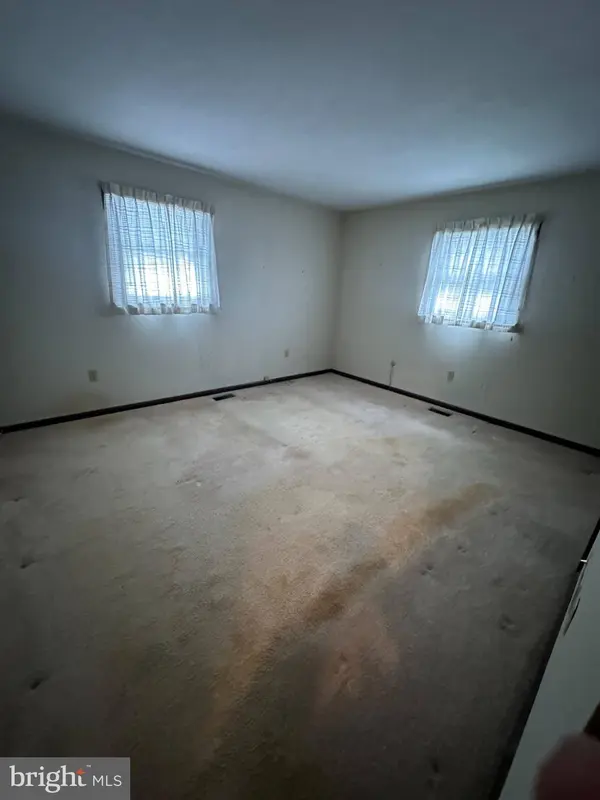 404 WINDY TOR RD, Leola, PA 17540