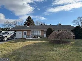 404 WINDY TOR RD, Leola, PA 17540