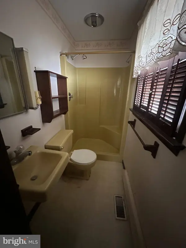 404 WINDY TOR RD, Leola, PA 17540