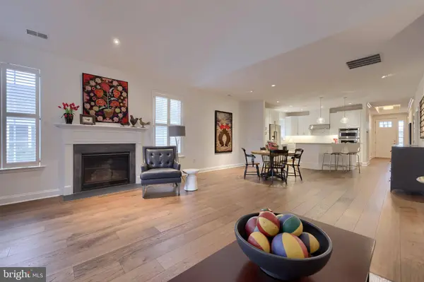 1032 PRESIDENTS DR, Lititz, PA 17543