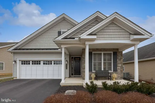 1032 PRESIDENTS DR, Lititz, PA 17543