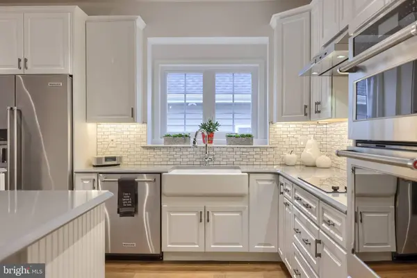 1032 PRESIDENTS DR, Lititz, PA 17543