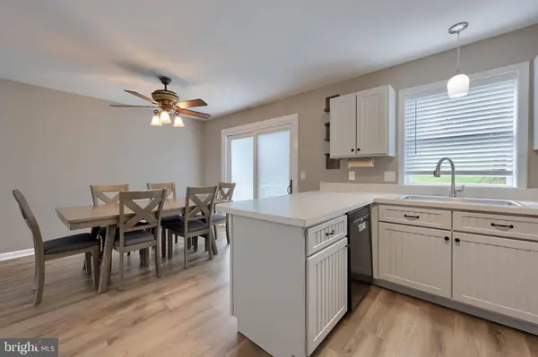 322 OAKRIDGE DR, Mountville, PA 17554