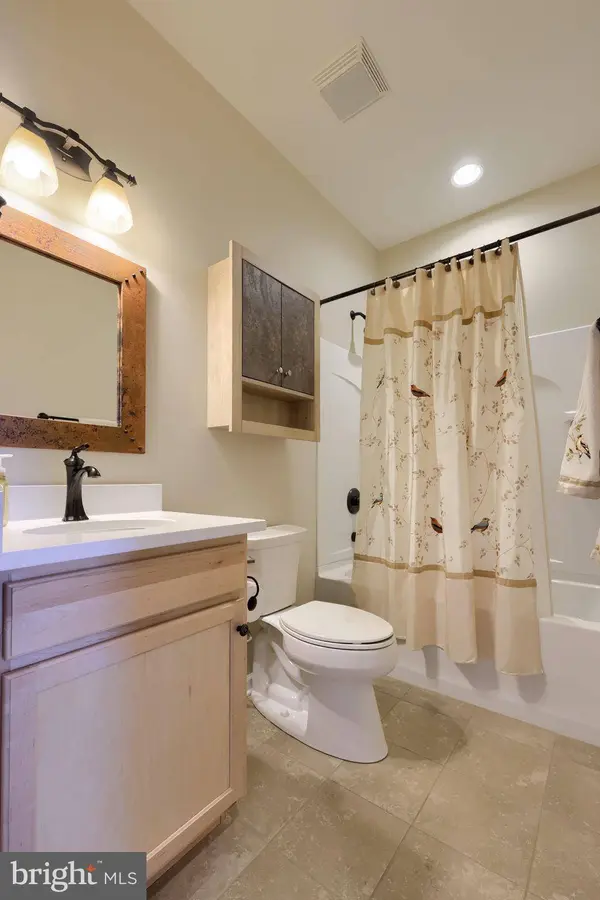 576 ALLEGIANCE DR, Lititz, PA 17543