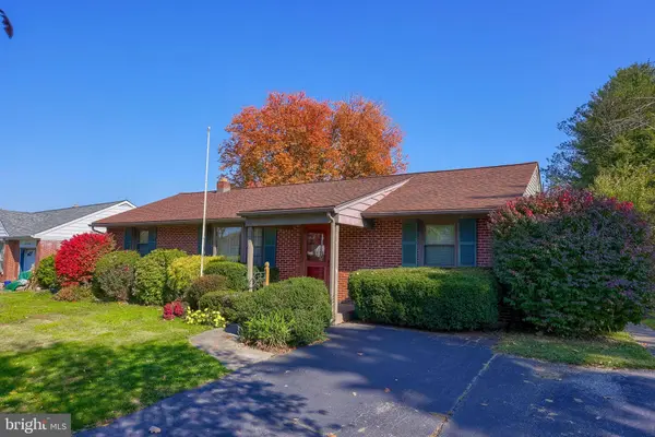 2522 MAYFAIR DR