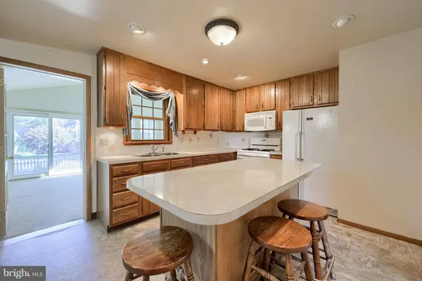 2522 MAYFAIR DR, Lancaster, PA 17603
