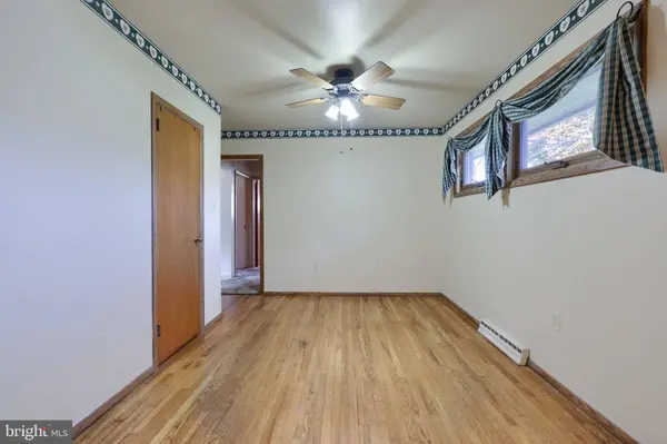 2522 MAYFAIR DR, Lancaster, PA 17603