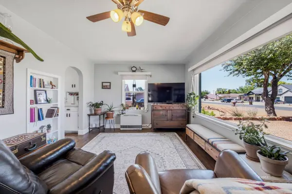 133 S 200 #E, Kanab, UT 84741