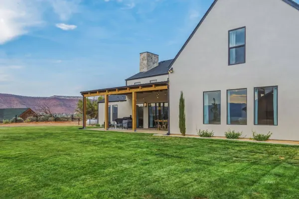 1222 S Country Estates Ln, Kanab, UT 84741