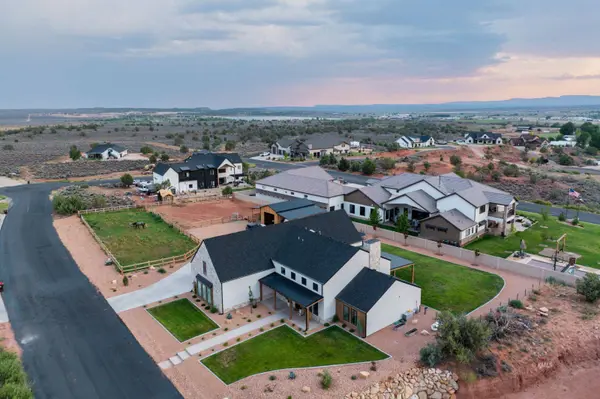 1222 S Country Estates Ln, Kanab, UT 84741