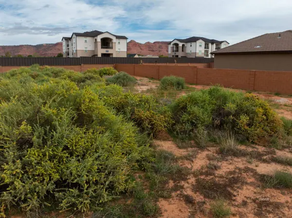 Sedona ValleyRd, Kanab, UT 84741