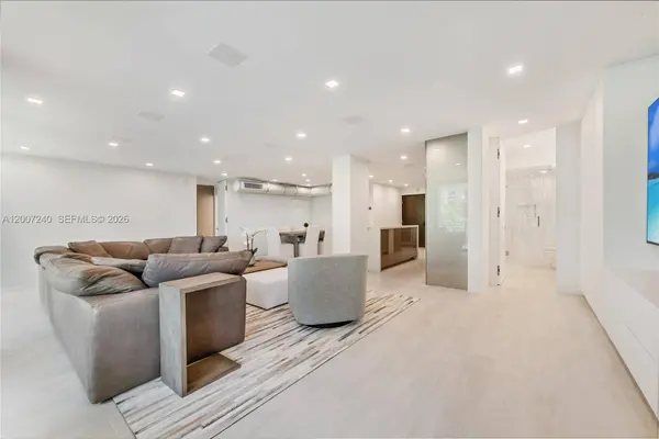 2901 S Bayshore Dr #5E, Miami, FL 33133