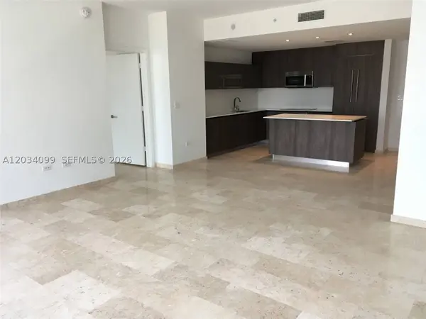 68 SE 6th St #1108, Miami, FL 33131