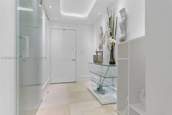 6061 Collins Ave #8F, Miami Beach, FL 33140