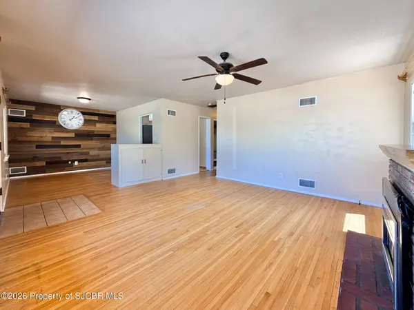 1129 N LAGUNA AVE, Farmington, NM 87401