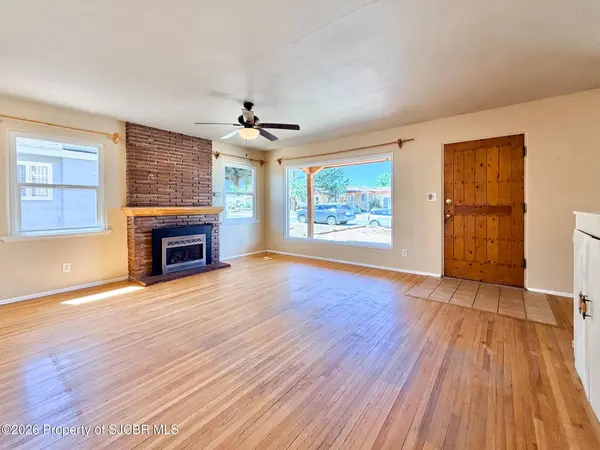 1129 N LAGUNA AVE, Farmington, NM 87401