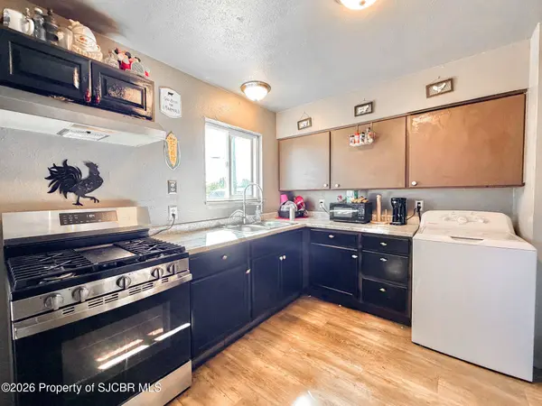 3800 SIERRA VISTA DR, Farmington, NM 87402