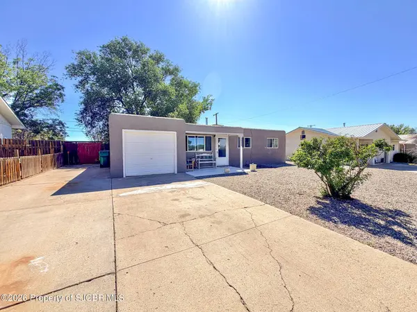 3800 SIERRA VISTA DR, Farmington, NM 87402