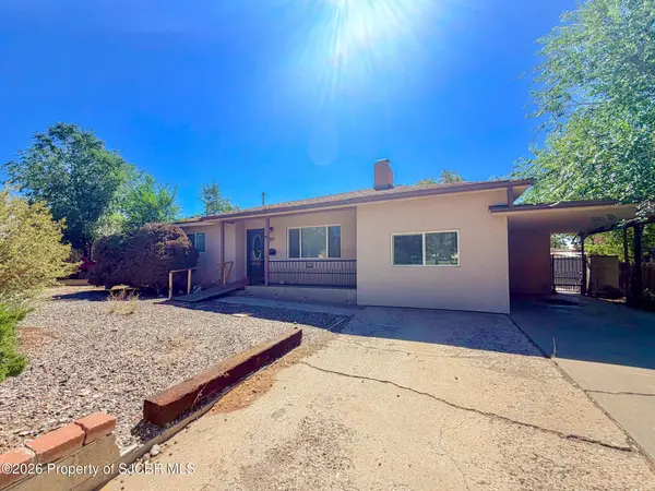 1001 ZUNI DR, Farmington, NM 87401