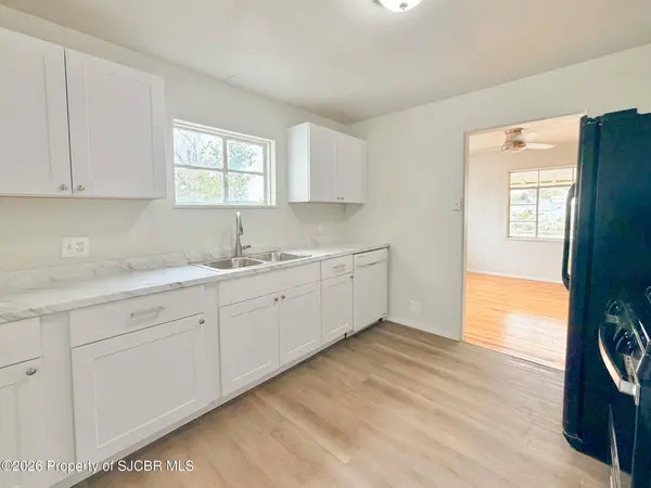 204 HERMOSA DR, Aztec, NM 87410
