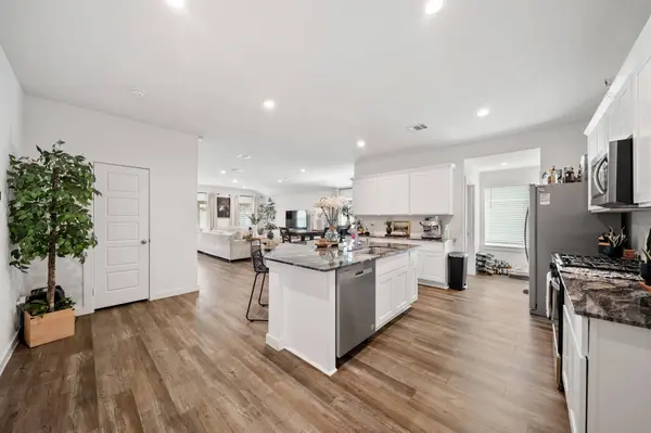 8918 Century Plant LN, Rosharon, TX 77583