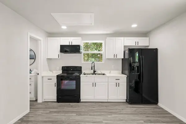 3214 Brea Crest ST #B, Houston, TX 77093