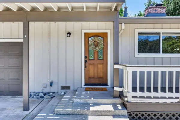 12096 Poplar RD, Auburn, CA 95602