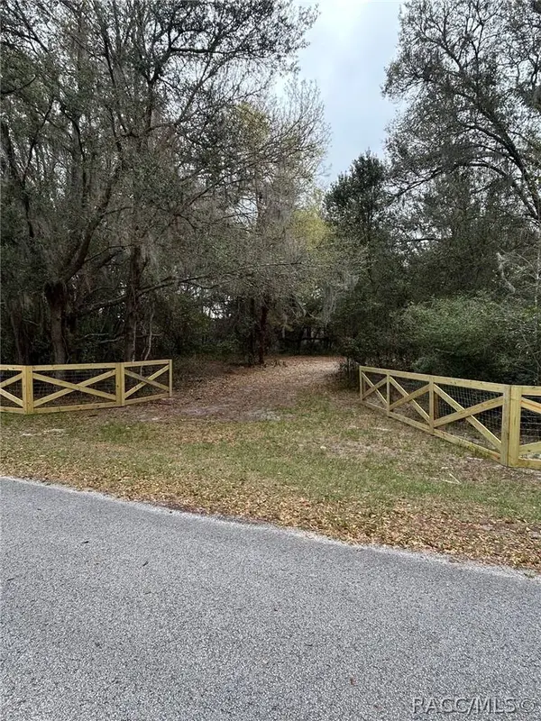 5797 N McKree TER, Crystal River, FL 34428