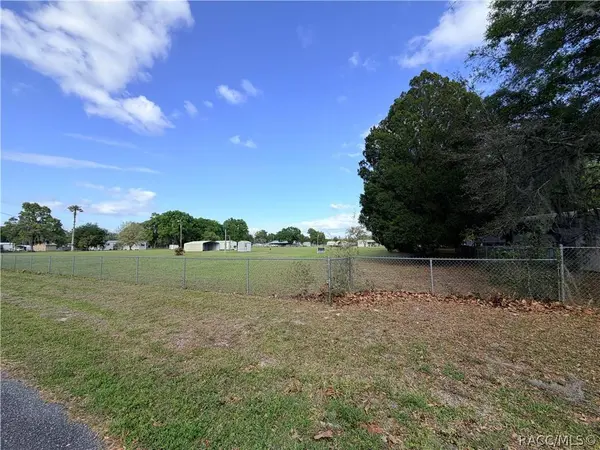 9095 N Crisney PT, Crystal River, FL 34428